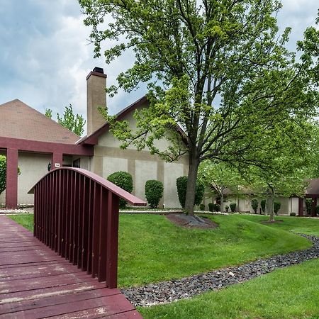 Inn Of The Dove Romantic Luxury & Business Suites Bensalem Exterior photo