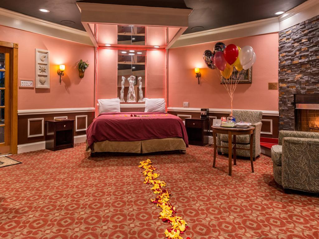 Inn Of The Dove Romantic Luxury & Business Suites Bensalem Exterior photo