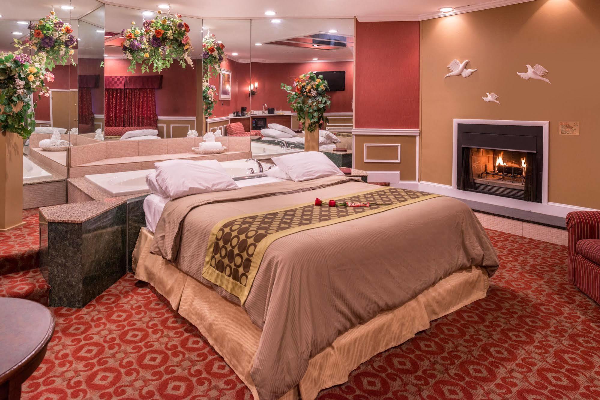 Inn Of The Dove Romantic Luxury & Business Suites Bensalem Exterior photo